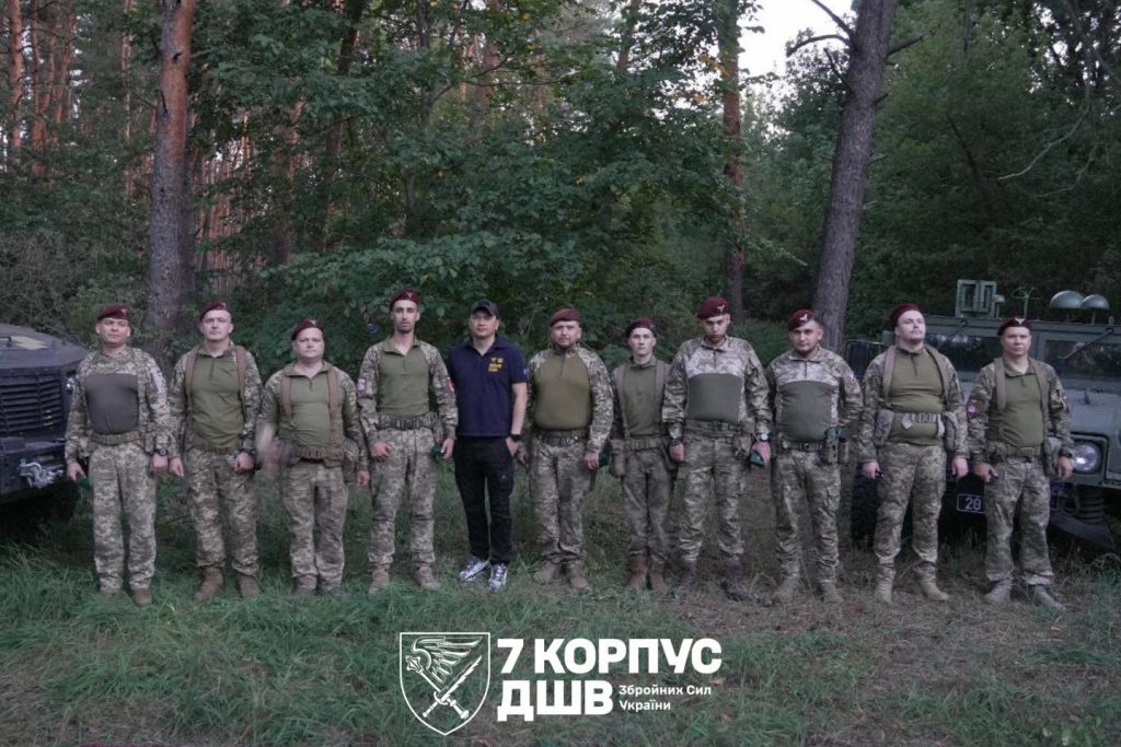 Віталій Кім передає дрони для фронту українським військовим